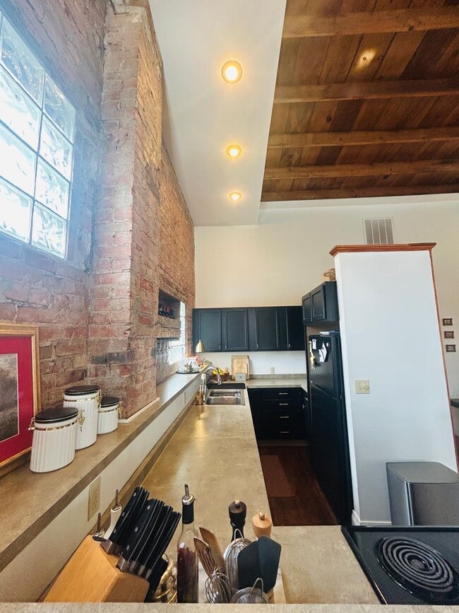 Photo - Madison Ave. Loft Unidad Suite 300