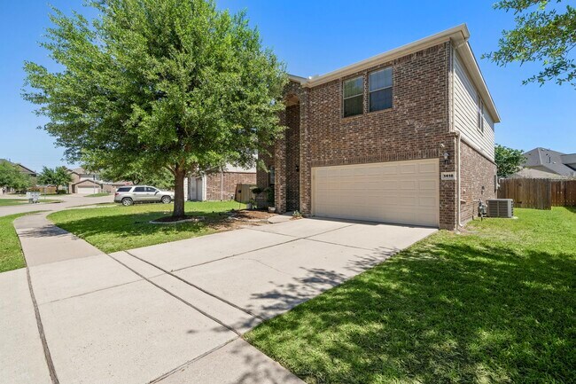 Photo - 1418 S Maple Dr