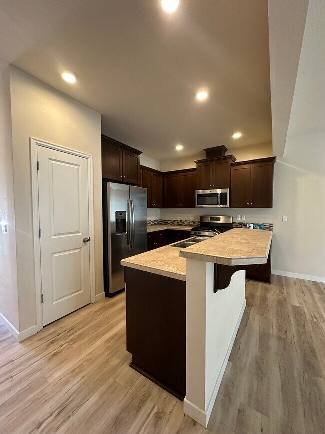 Photo - 17634 SW Devonshire Way