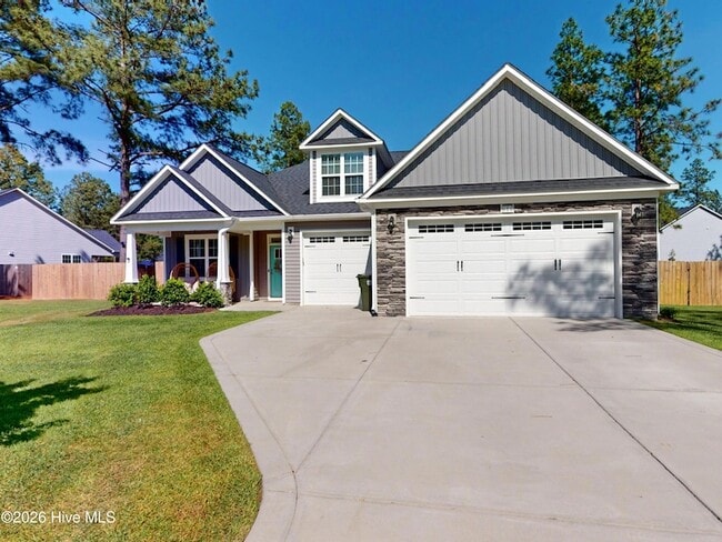Building Photo - 604 Muscadine Ln