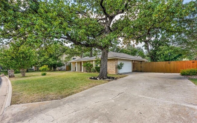 Photo - 10502 Spicewood Pkwy