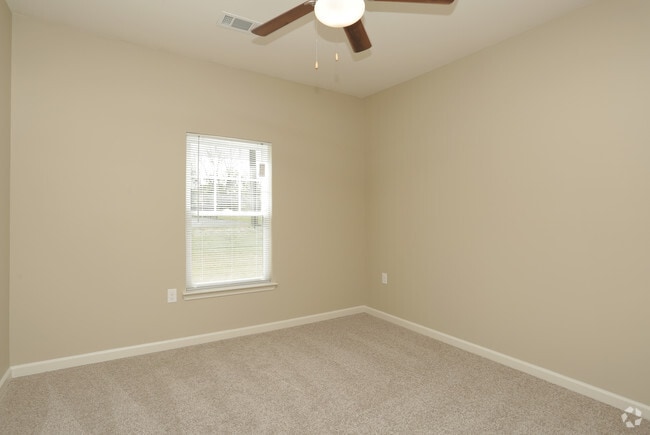 1BR, 1BA - 650 SF