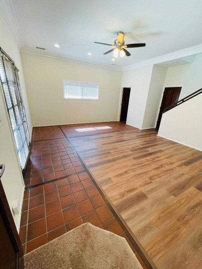 Photo - Lomita - Traditional Style - 4 bd / 2 ba H...