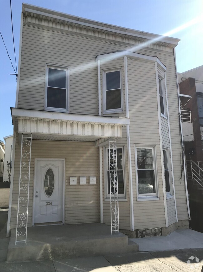 Building Photo - 224 67th St Rental