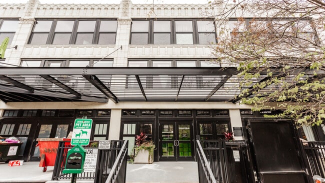 Building Photo - 1110 W 15th St