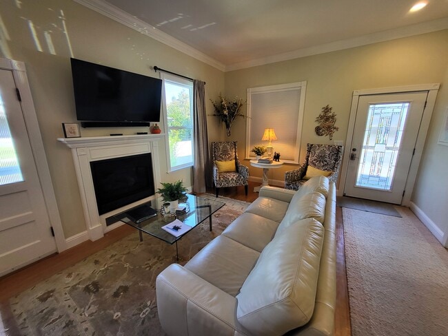 Photo - 119 Commercial St