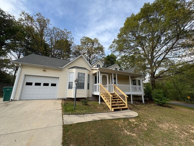 Building Photo - For Rent