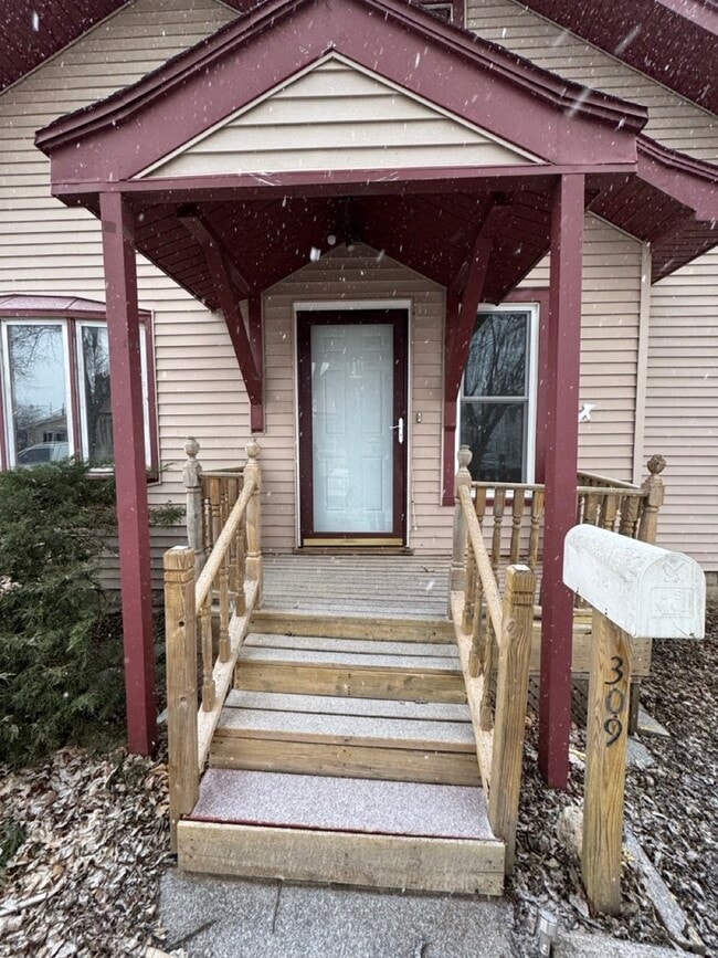 Photo - 309 N 9th St