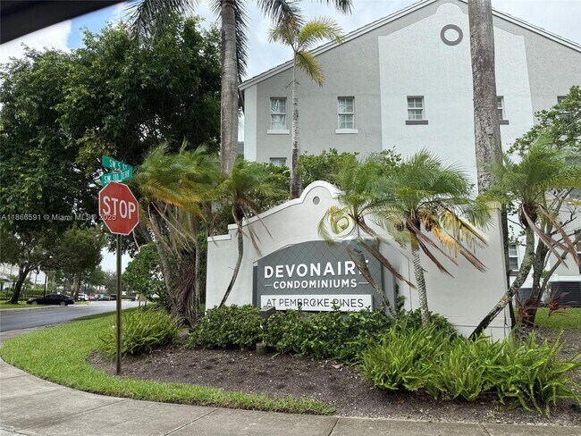 Photo - 11177 SW 8th St Unidad 105