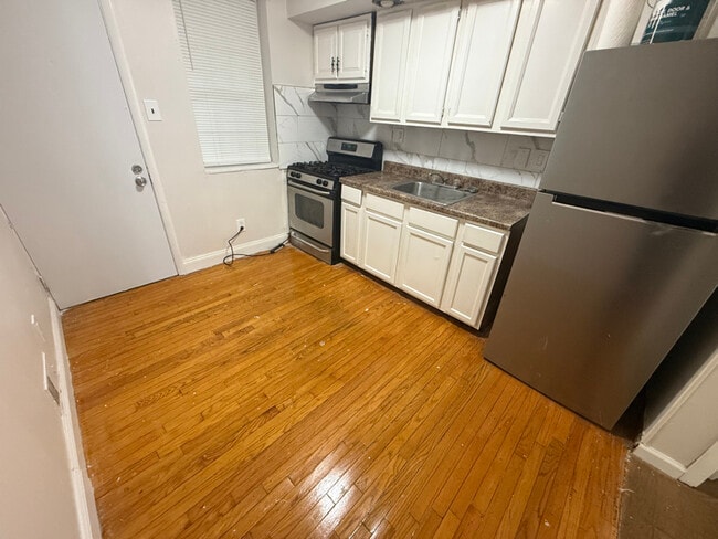 Photo - 2619 Gerritt St