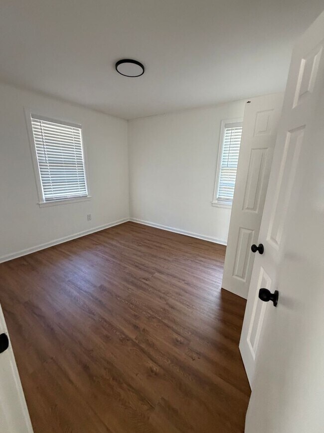 Photo - 2982 Hale Ave