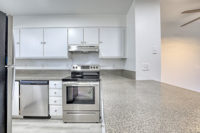 Photo - Maple Grove Apartments