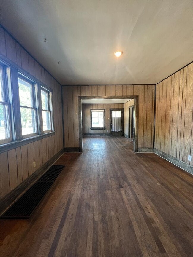 Photo - 2120 W Genesee Ave