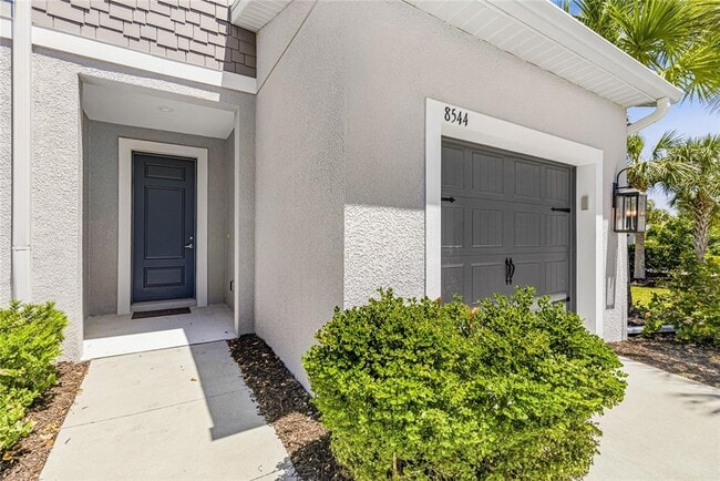 Photo - 8544 Canyon Creek Trail