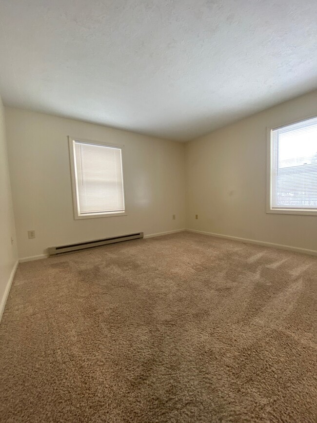 Gonic Estates at Brook Farm Village Apartments For Rent in Rochester