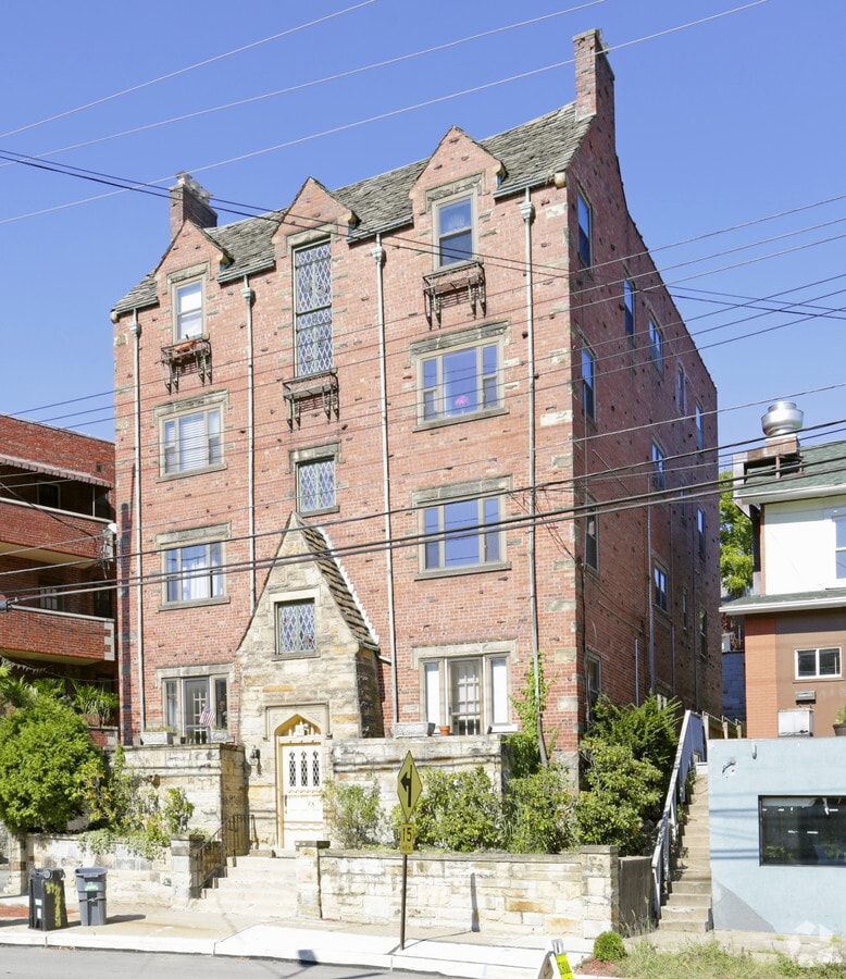 Photo - 189 Castle Shannon Blvd Apartments