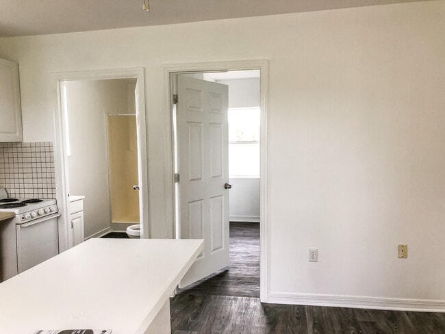 Building Photo - 12840 Florida Ave Rental