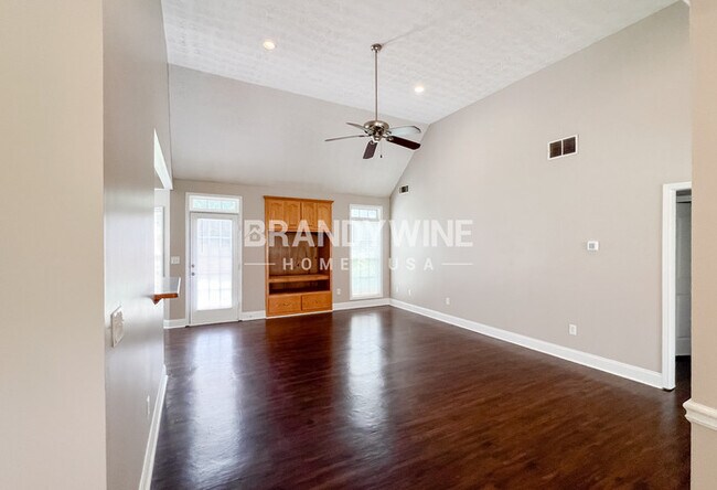 Photo - 155 Jennifer Ln