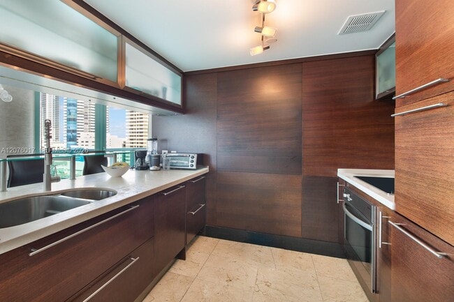 Photo - 6000 Indian Creek Dr Unidad 12B