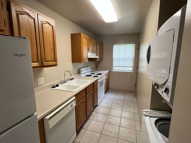 Photo - 300 E Carthage Ave Unit D