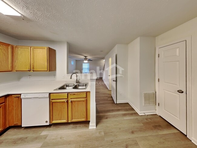 Photo - 135 Oak Grove Pl