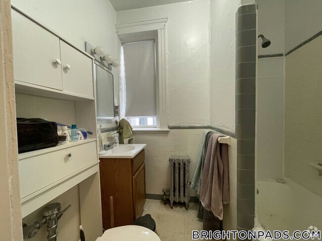Building Photo - 119 Sutherland Rd Rental