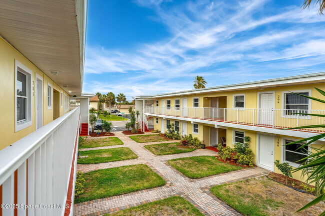Photo - 130 Roosevelt Ave Unidad 108 Rental