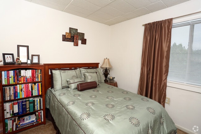 Photo - College Park Apartments