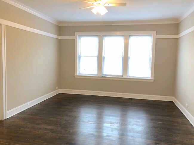 Photo - 2422 W Fullerton Ave Unit 2W