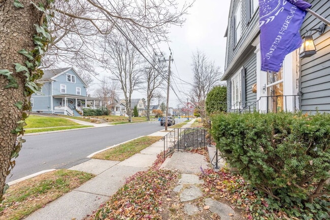 Photo - 139 Grove St