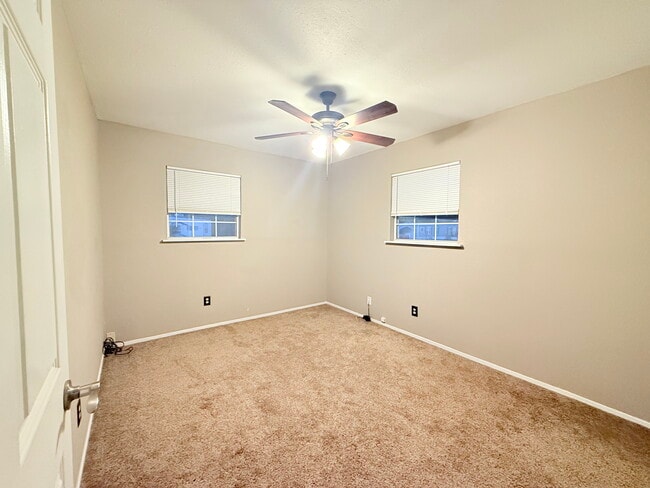 Photo - 401 NE 4th St