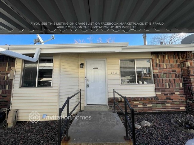 Building Photo - 998 S Miller St