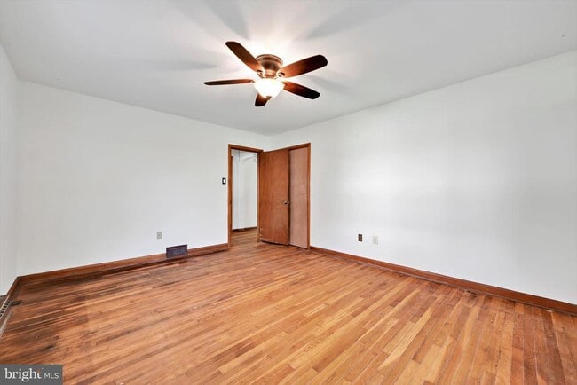 Photo - 27 Roselle Ave