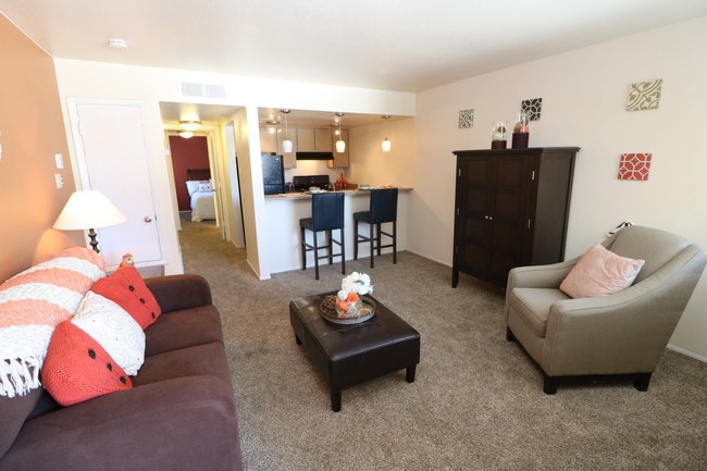 Apartments Near UNM, Albuquerque, NM - Citadel - Free Utilities Rental