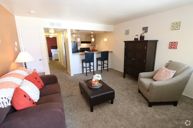 Apartments Near UNM, Albuquerque, NM - Citadel - Free Utilities Rental