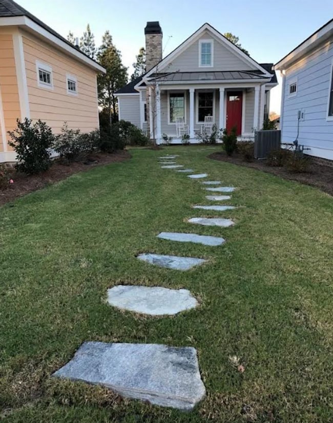 Photo - 225 Coach Light Way SW