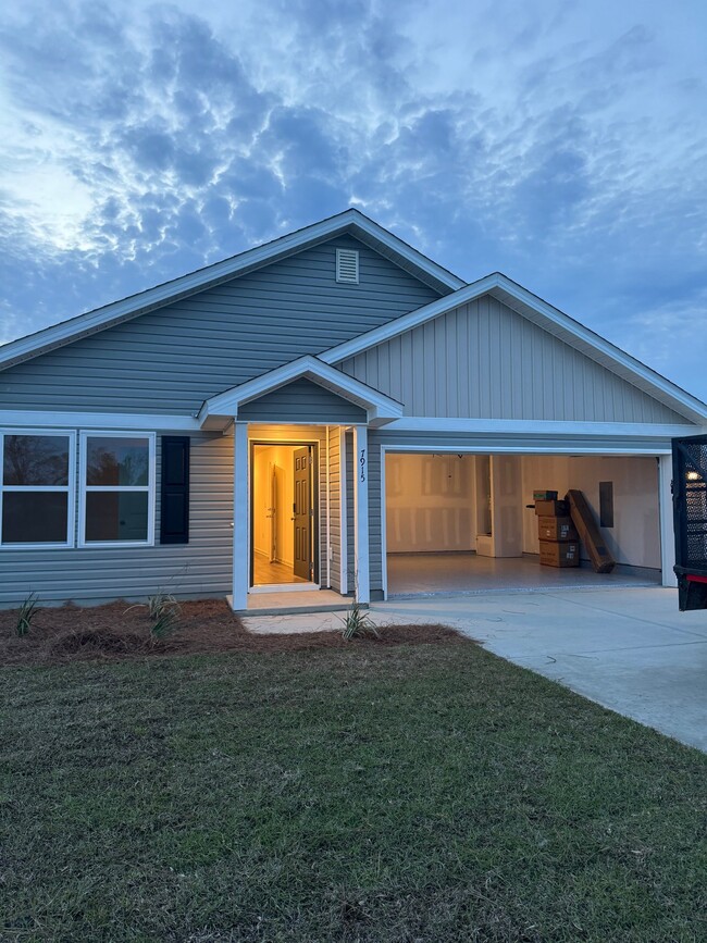 Building Photo - 7915 Grayling Cir