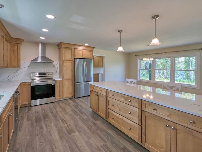 Photo - Waterfront Living in Historic Milton! 3-be...