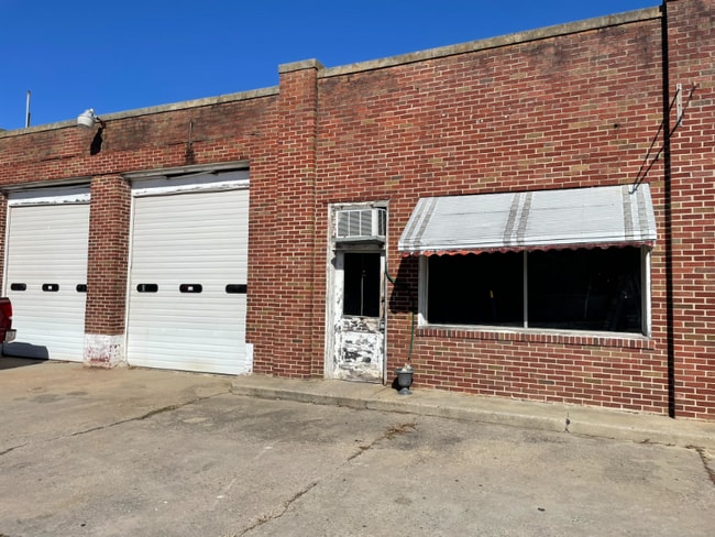 Photo - 100 W Green St