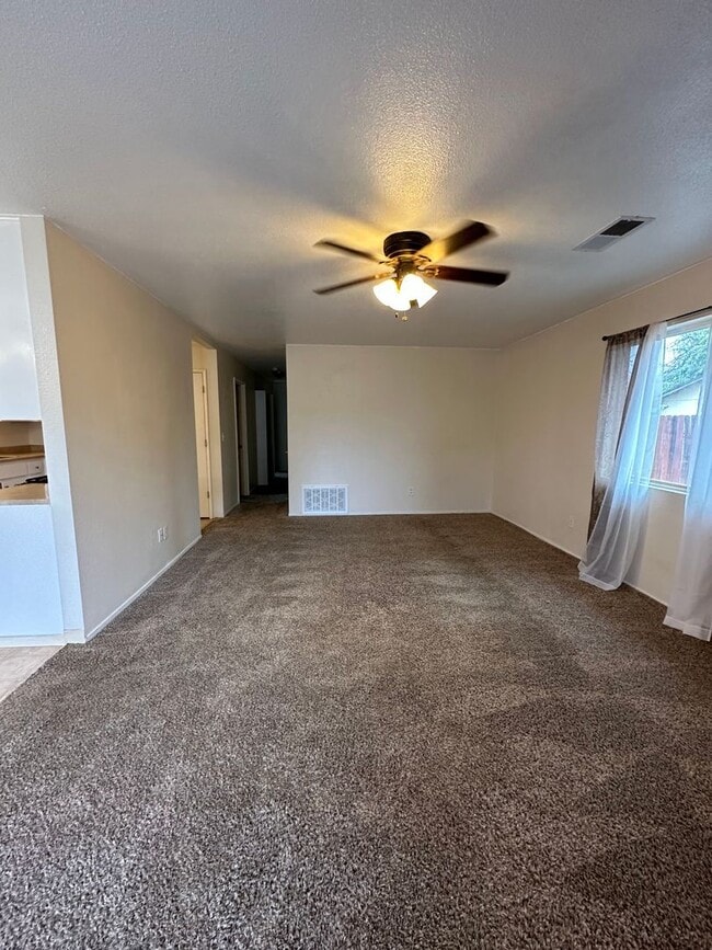 Photo - Cute well maintained home, convenient Anderson location