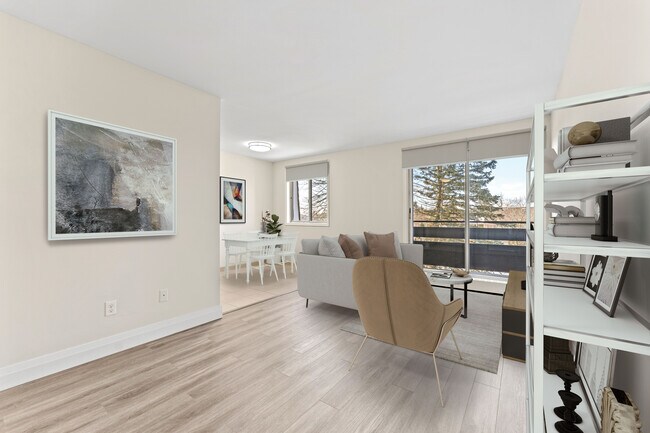 Photo - 72 Devonshire Ave