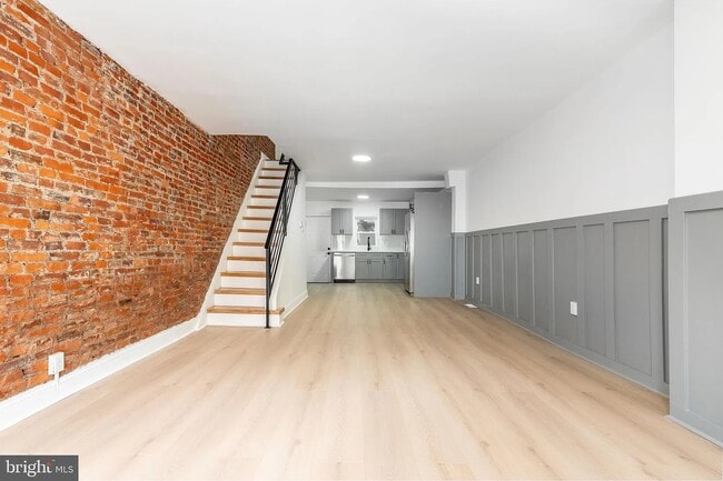 Photo - 2133 Latona St