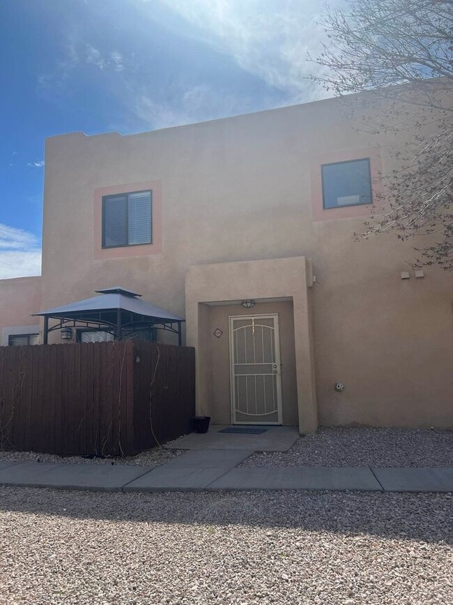 2 bed 2 bath Townhome with Garage Coming S... - 2 bed 2 bath Townhome with Garage Coming S...
