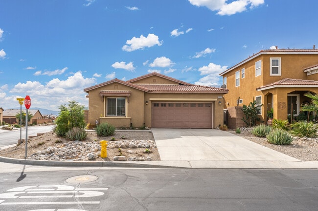 Photo - 62855 Kitetail Dr