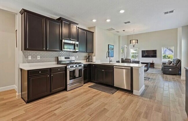 Photo - 417 Sweet Oak Wy