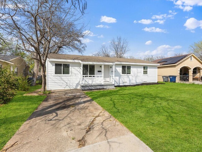 2907 Andrea Ln