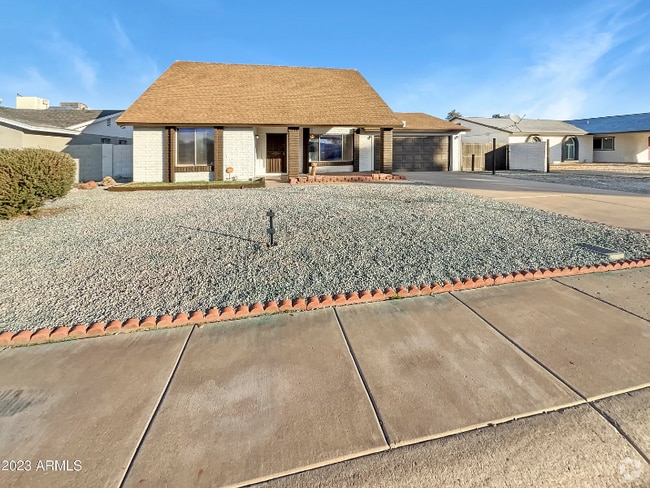 Building Photo - 6434 W Sunnyslope Ln Rental