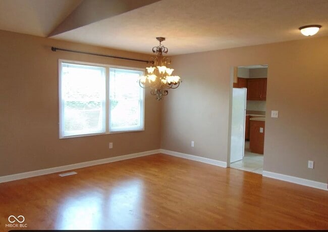Photo - 412 S Prestwick Ln
