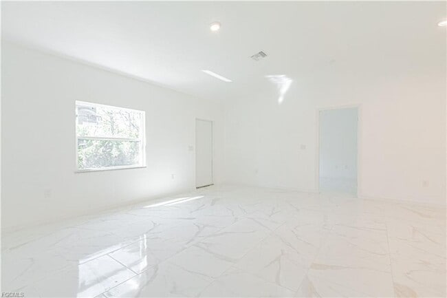 Photo - AVAILABLE NOW-TROPIC ACRES-THREE BEDROOM T...