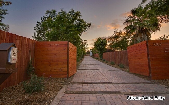 Building Photo - Barcelona Ridge Estates